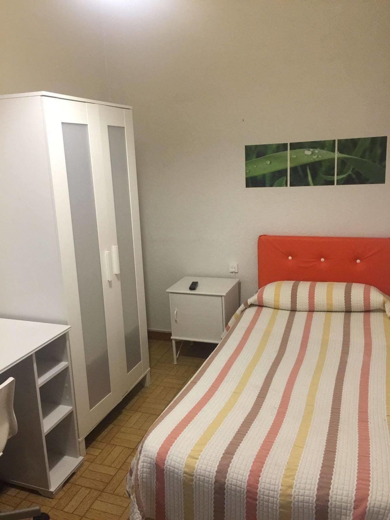 Hostal Murcia Мадрид Екстериор снимка