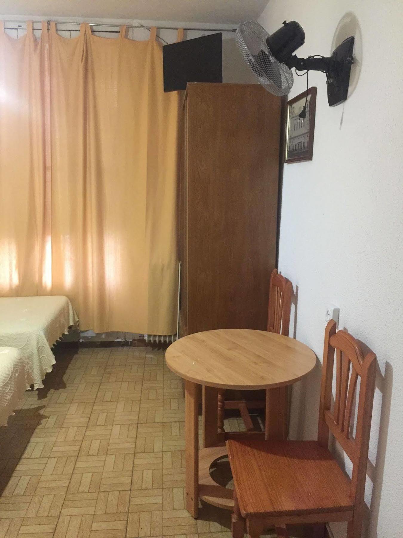 Hostal Murcia Мадрид Екстериор снимка